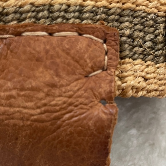 Elegant Woven Tote Bag in Tan and Brown - Picture 11 of 14